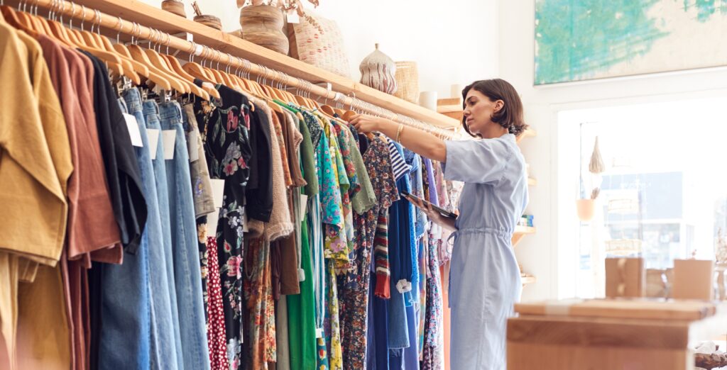 Commandes d’entrée de saison et de réassort : deux enjeux clés pour les boutiques physiques de mode